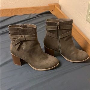 American Eagle boots